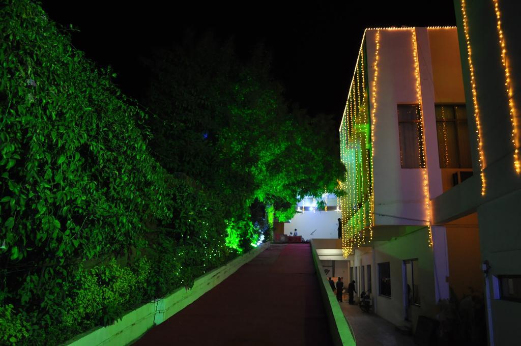 Hotel Maruti Mandapam Jabalpur Exterior foto